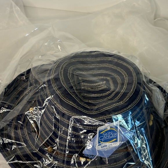 Wallaroo Hat Company Ladies Breton Sun Hat UPF 50+Lightweight Packable Wide Brim - Picture 4 of 6